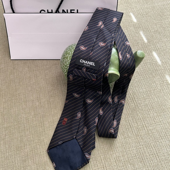 CHANEL Authentic Men’s Luxury Necktie - Picture 2 of 6